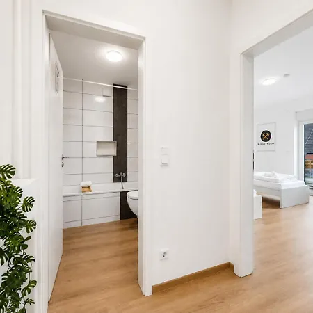 아파트 Geraeumiges Mit Balkon *